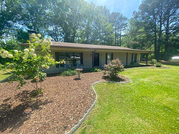 3rd image of 9 Snowden Cir