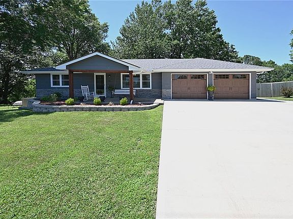 2nd image of 718 Spelman Dr