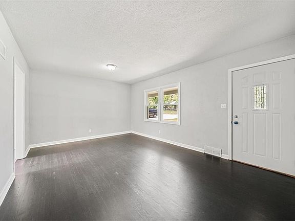 4th image of 11305 W 70th St