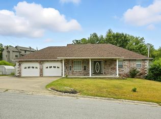 1225 Skyline Dr, Neosho, MO 64850