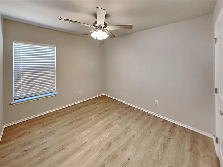 12716 Elba Dr — Photo 14