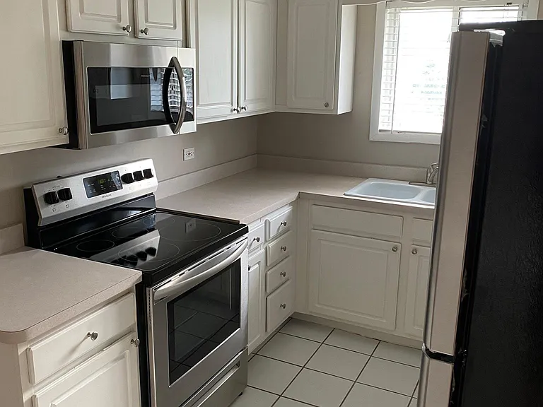 8410 Captons Ln #302 — Photo 2