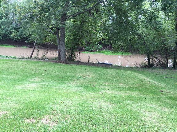 5th image of 127 Dewberry Dr