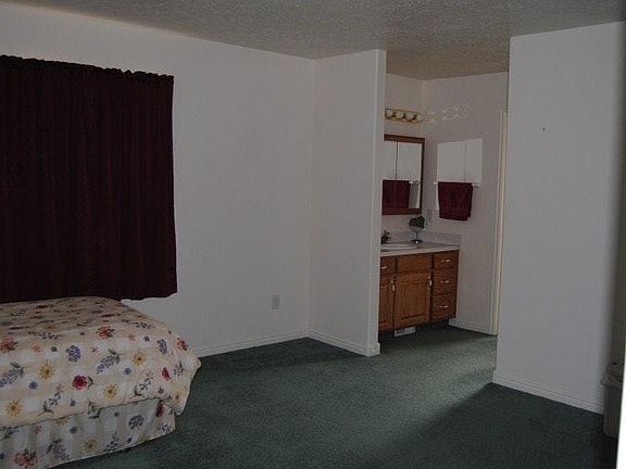 2nd image of 3062 E Stoneridge Cir