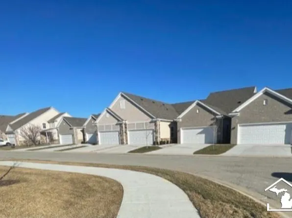 853 Plum Village Dr, Monroe, MI 48161