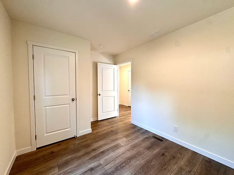 321 E Panorama Dr — Photo 13