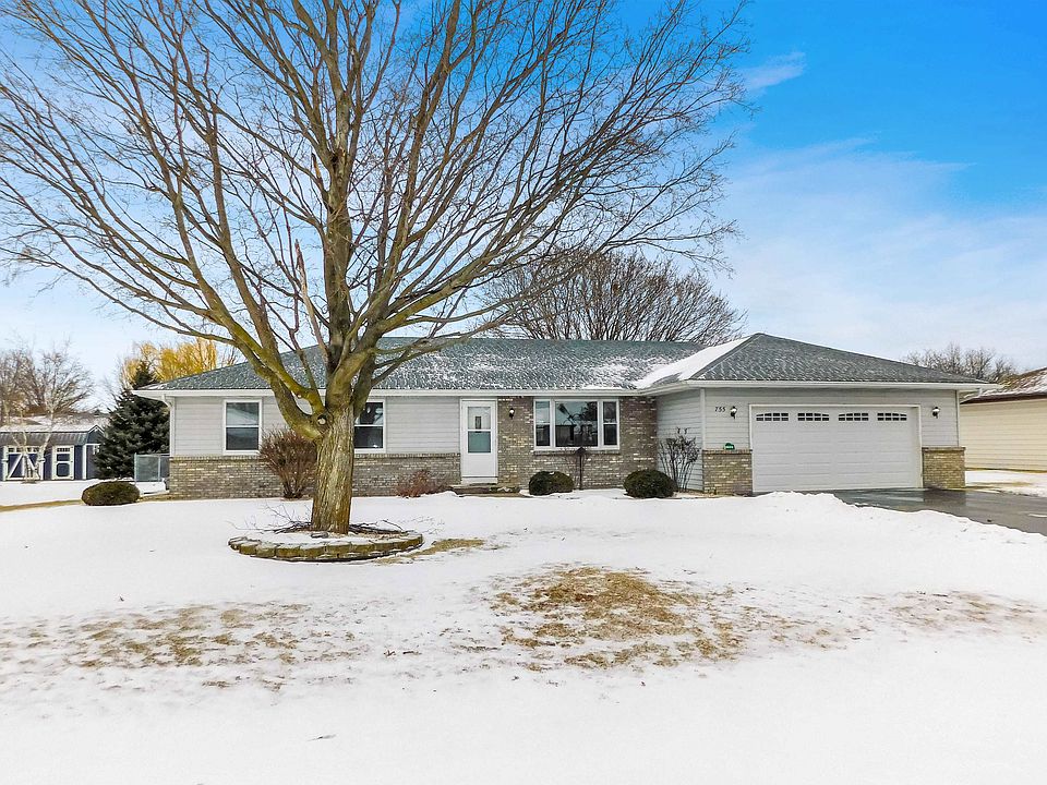 1st image of 755 Loomis Dr