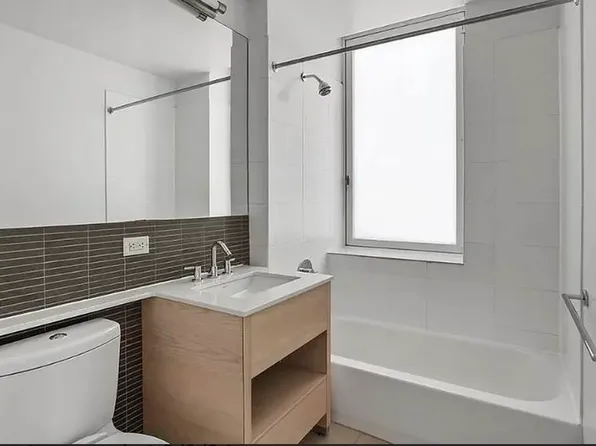 75 Ralph Avenue image 5 of 9