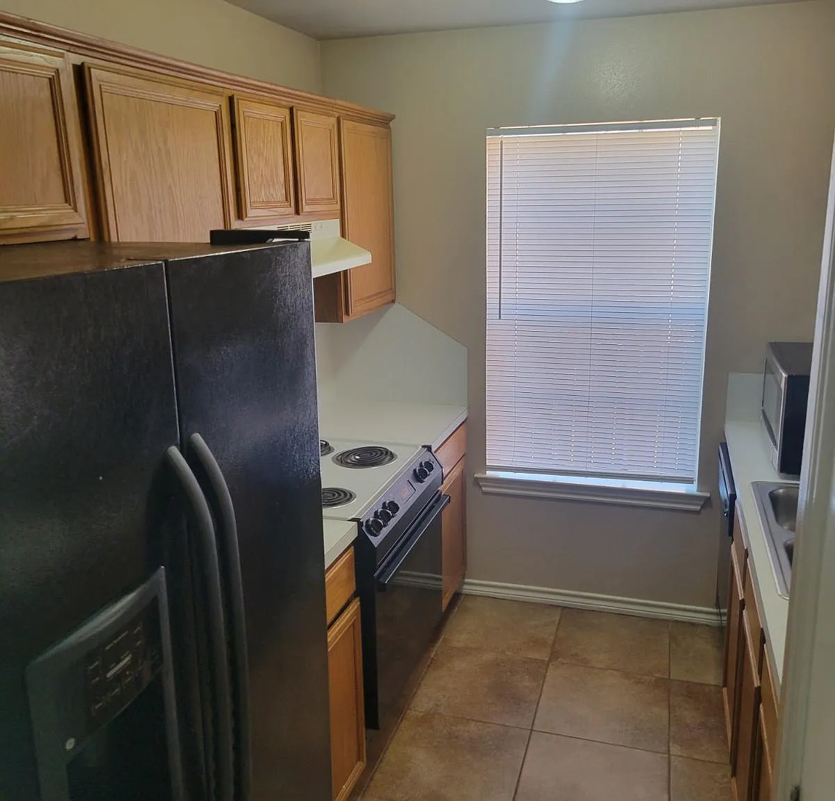 3 bed, $1,300 — Photo 4