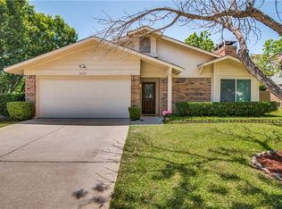 2312 Sequoia Ln, Bedford, TX 76021