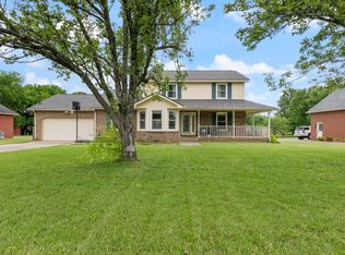 138 Lakepointe Rd, La Vergne, TN 37086