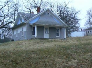 405 S 3rd St, Hopkins, MO 64461