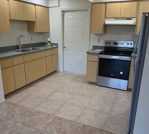 5th image of 4023 Portillo Rd