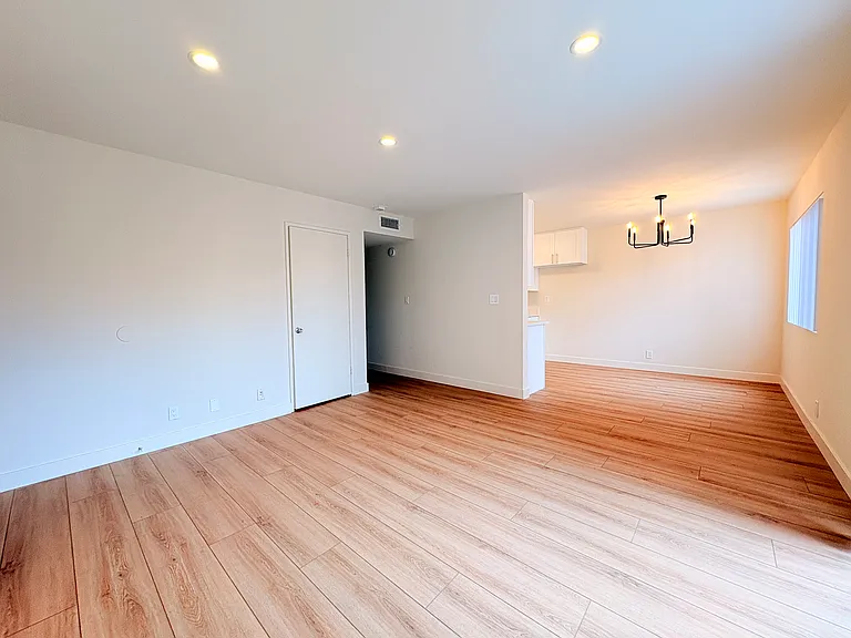1340 Orange Grove Avenue — Photo 17