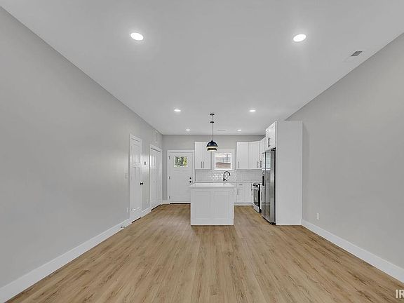3rd image of 1200 N Woodburn Ave