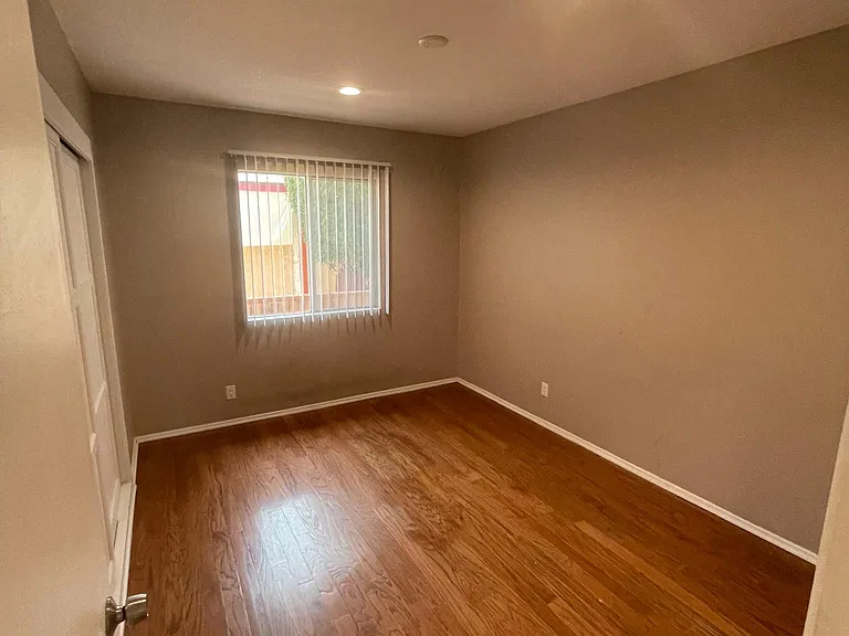 20319 Ingomar St — Photo 11