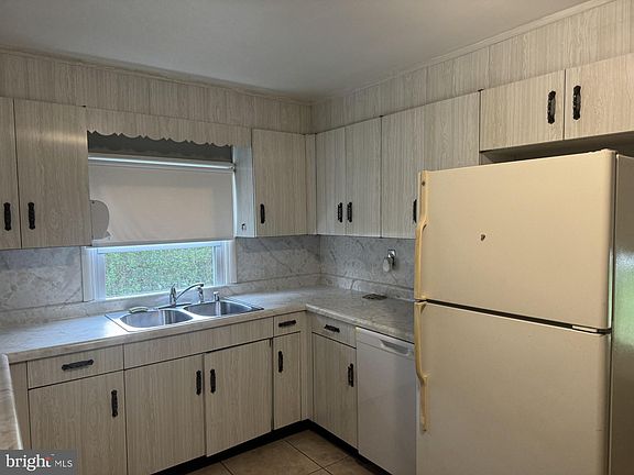 5th image of 508 Warren Rd