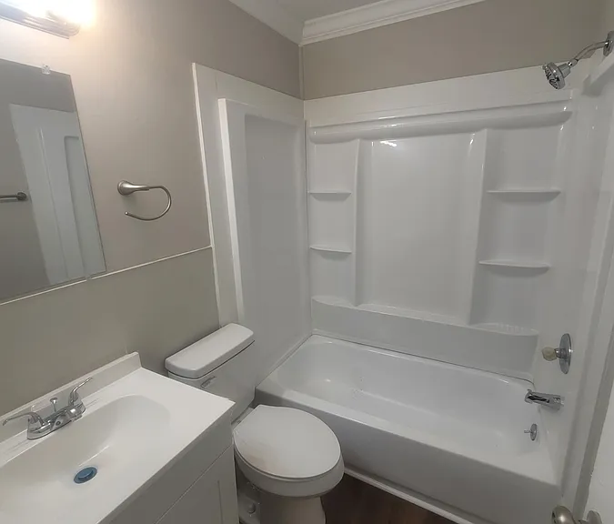 1015 Louise Rd — Photo 8