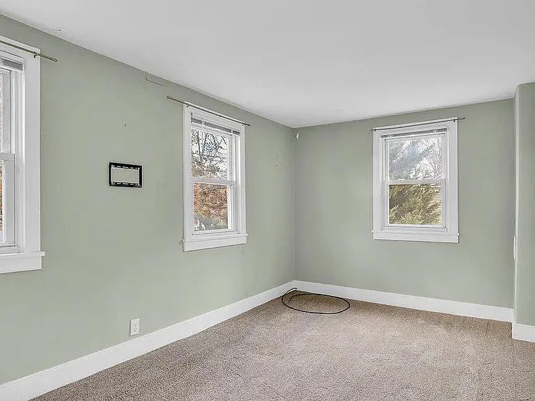 137 S Main St — Photo 12