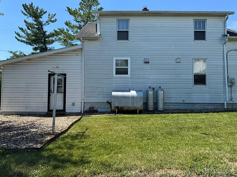 284 W Elizabeth St — Photo 3