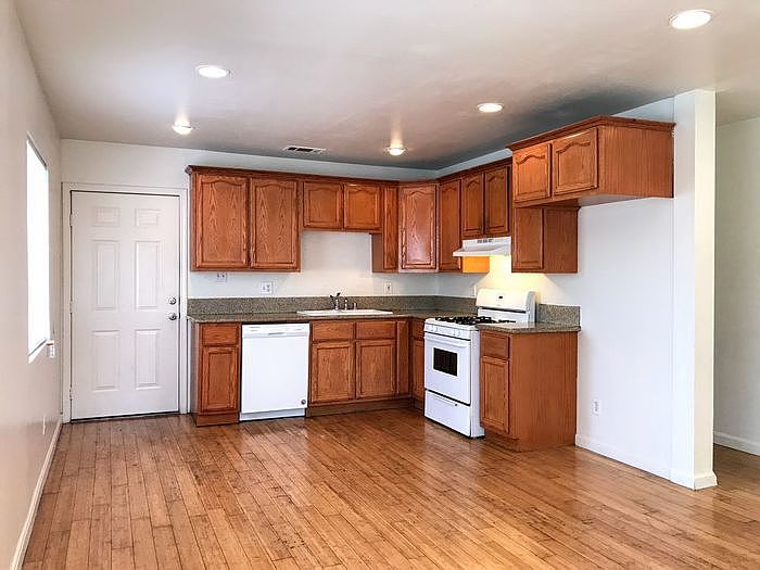 1st image of 1557 W 204th St