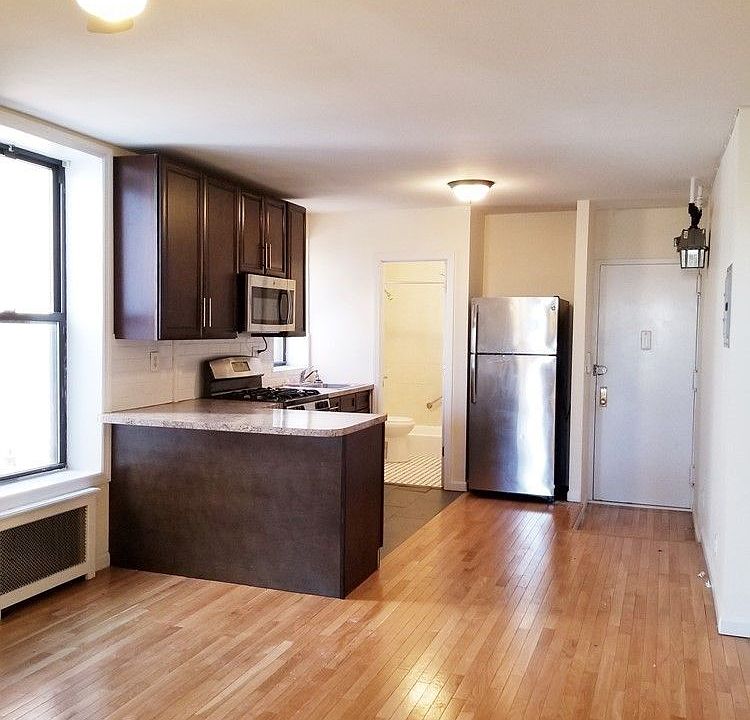 1st image of 11-44 44th Dr #15