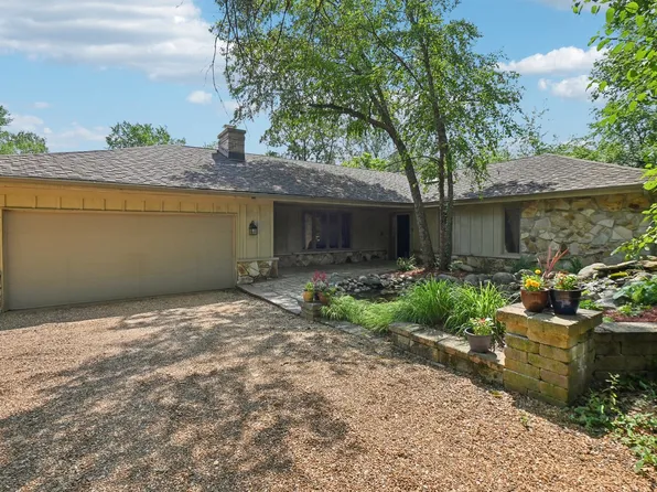 12649 S Timberlane Dr, Palos Park, IL 60464