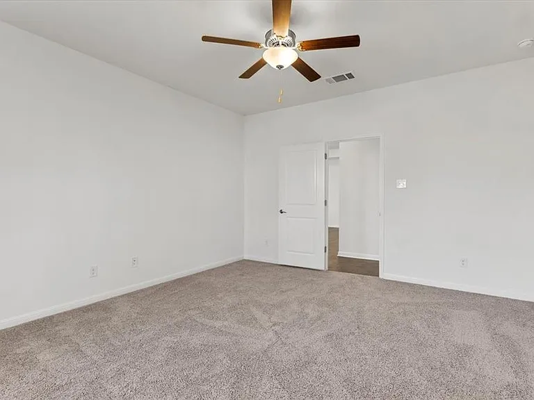 133 Green Knoll Ln — Photo 16