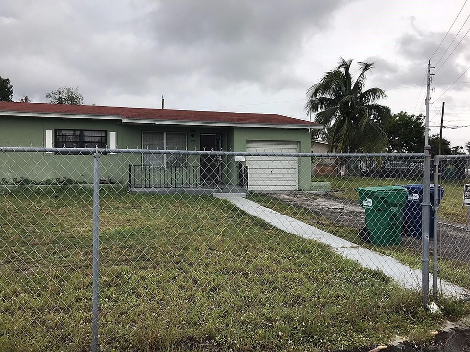 2nd image of 890 NW 202nd St
