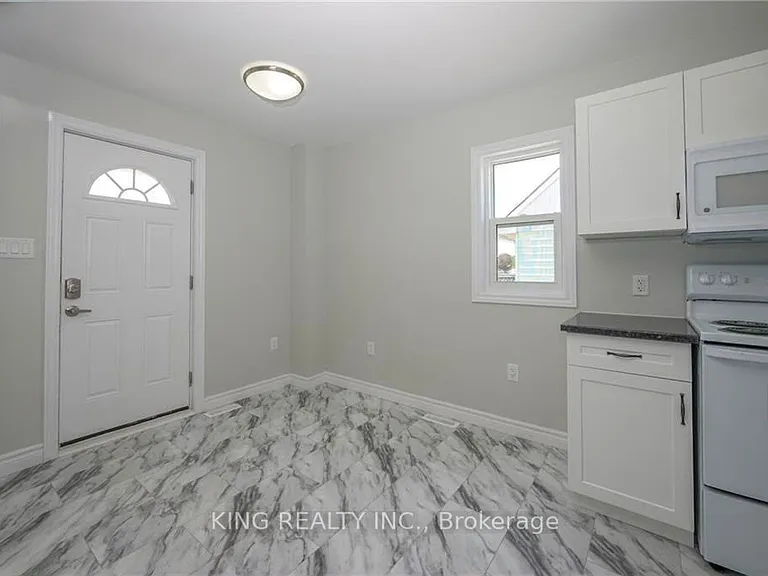 1224 Oxford St E — Photo 10