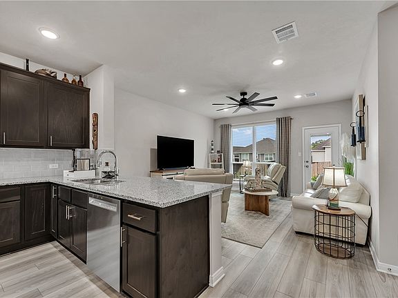 2nd image of 4792 Holm Oak Rd