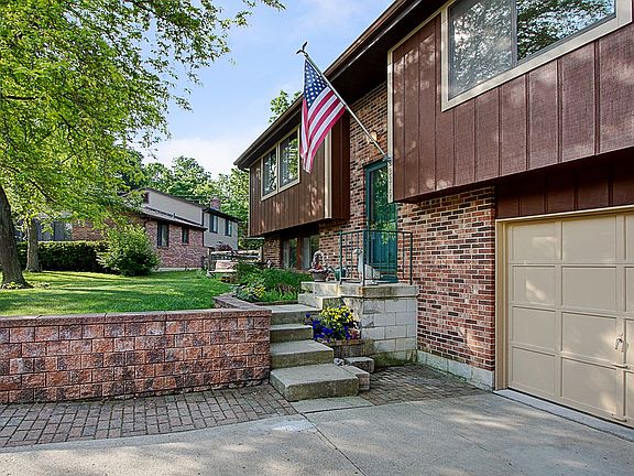 3rd image of 3319 Rockland Ct