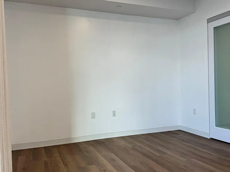 987 Queen St #3807 — Photo 5