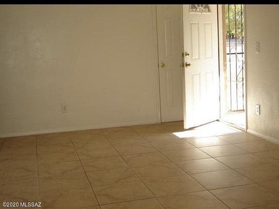 4th image of 950 W Calle De Casas Lindas