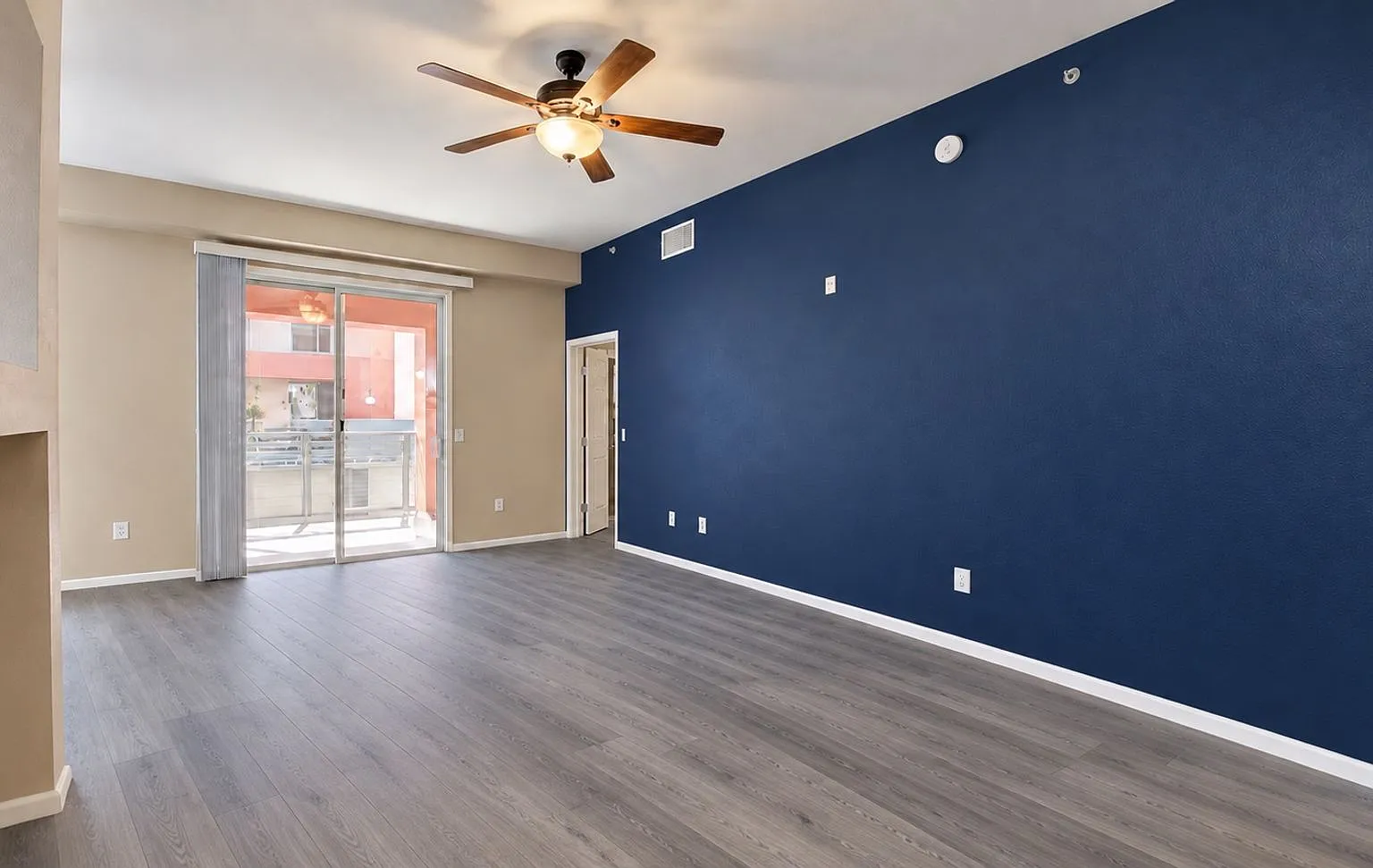 Fully Furnished Corner Unit with Spacious Patio — Photo 3
