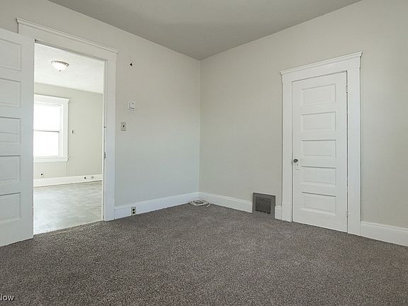 5th image of 1101 E 66th St