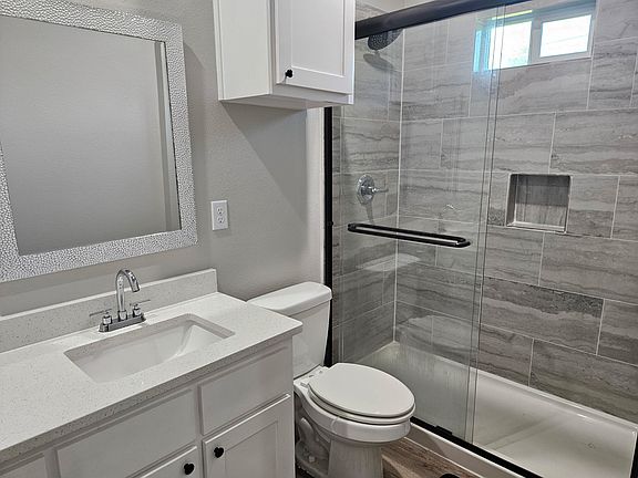 5th image of 803 Jones St