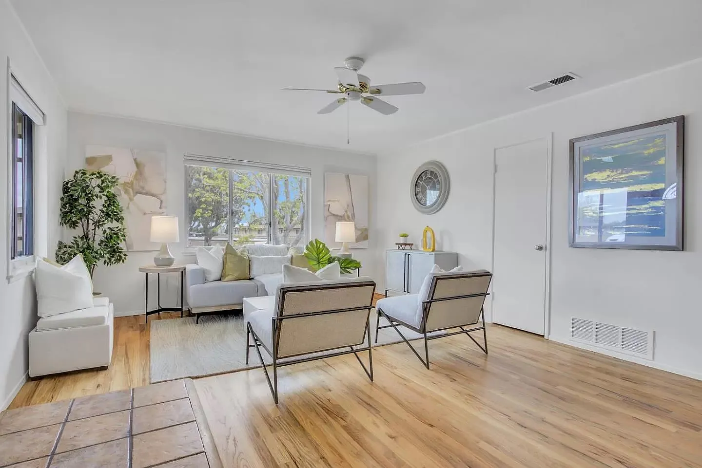 3 bed, 1054 sqft, $4,000 — Photo 3