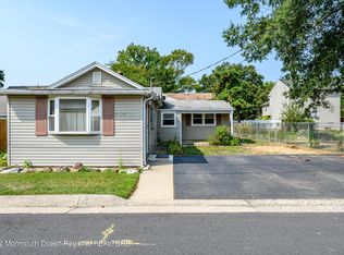 606 Sunset Pl, Middletown, NJ 07748