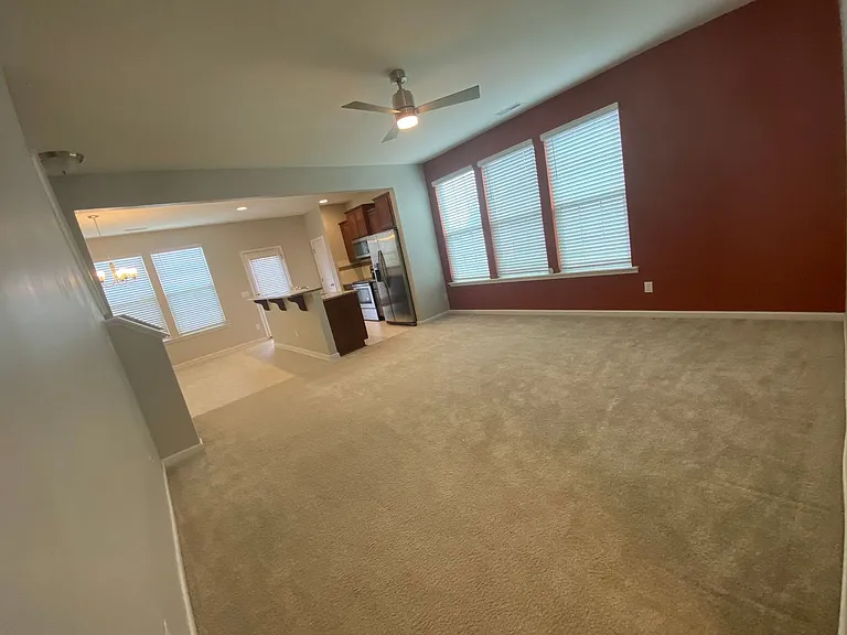 35 S Grey Abbey Dr — Photo 6