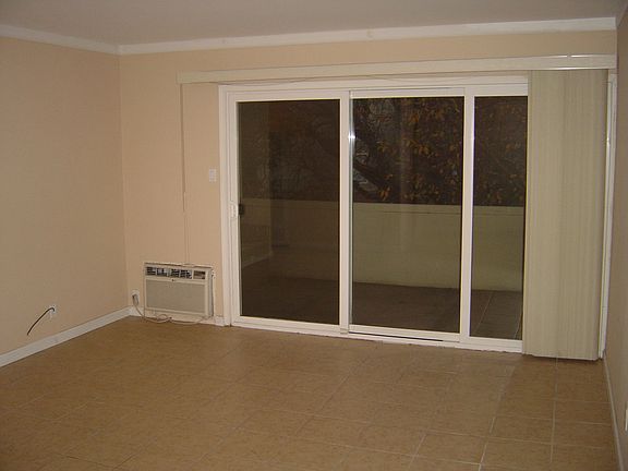 Living Room (tile floor)