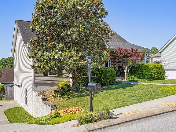 4th image of 1165 Fuller Glen Cir