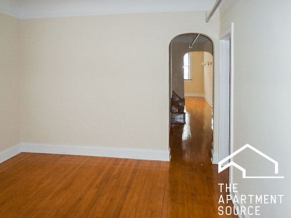 3rd image of 2613 W Berwyn Ave