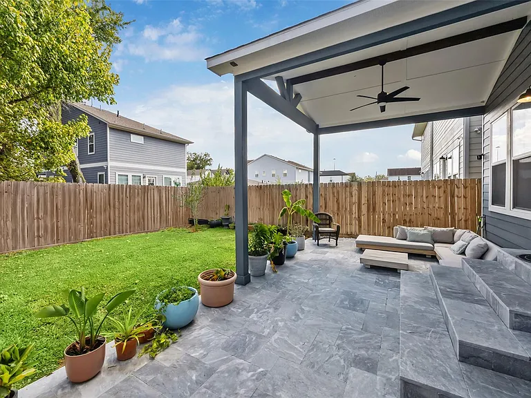3404 Castor St — Photo 3