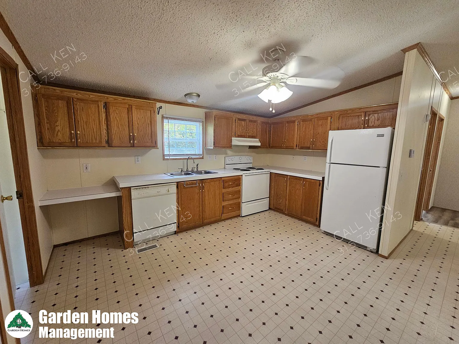 3 bed, 1120 sqft, $1,825 — Photo 1