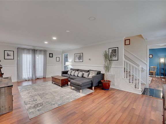 5th image of 10325 Dakins Dr