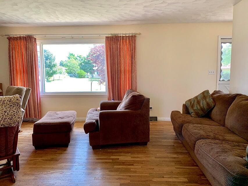 2nd image of 1013 West St
