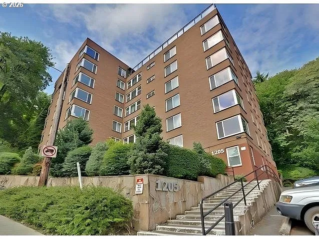 1205 SW Cardinell Dr photo 1