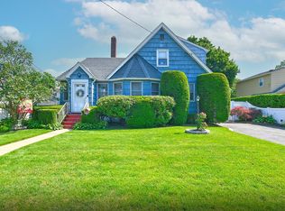 2405 Aberdeen St, East Meadow, NY 11554