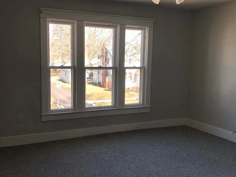 910 E Fort Wayne St — Photo 18